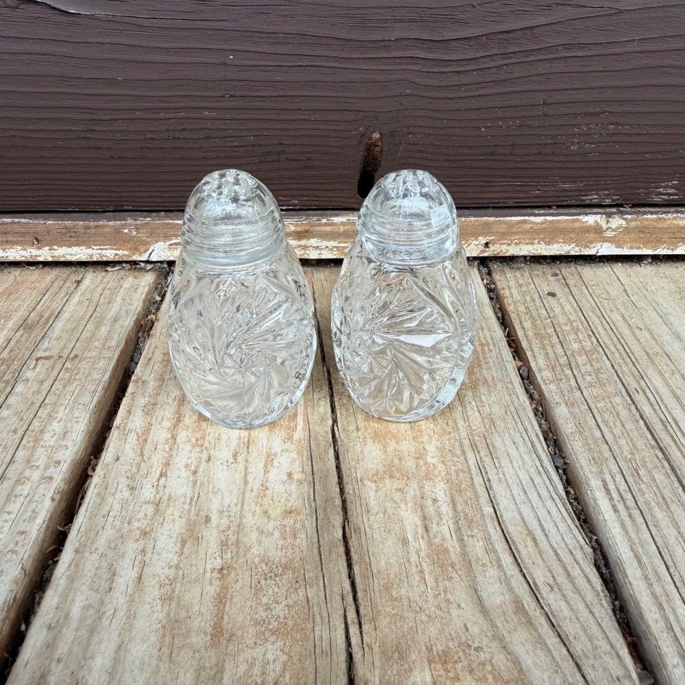 Vintage Salt and Pepper Shakers Clear Cut Glass Pinwheel‎ Starburst Pattern